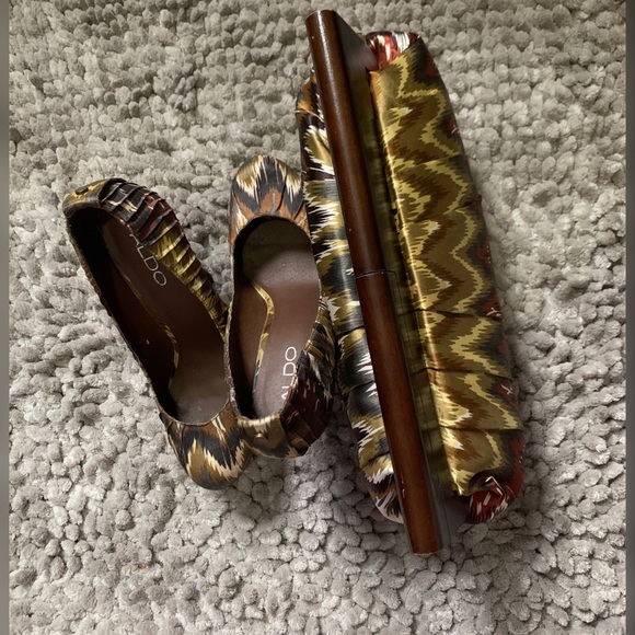 Aldo Camo-Multi Jaylona Pleated Satin Pumps - Picture 2 of 3